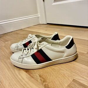 Gucci Men's White Sneakers with Black and Red Stripes